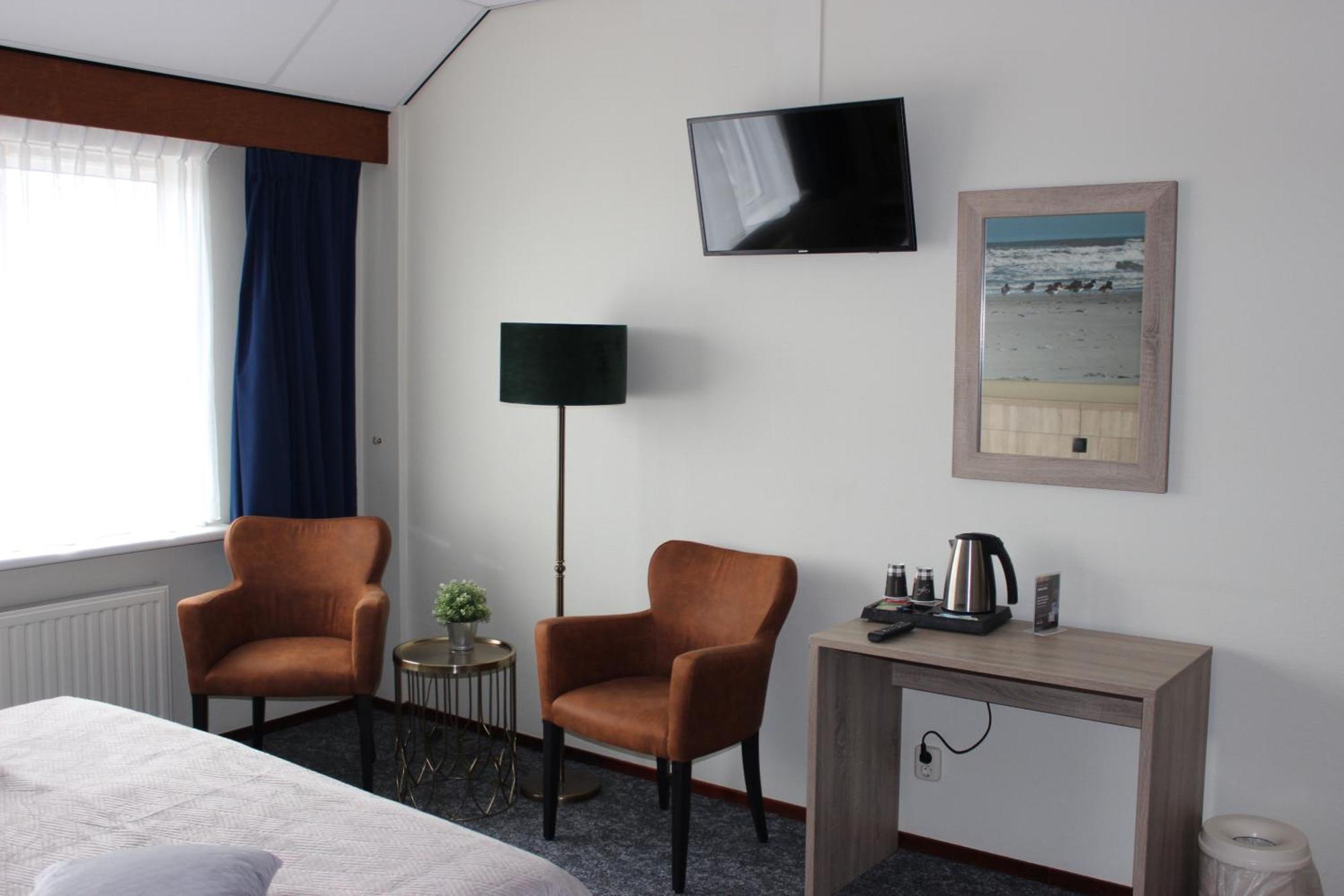 Hotel "De Klok" Бюрен Экстерьер фото