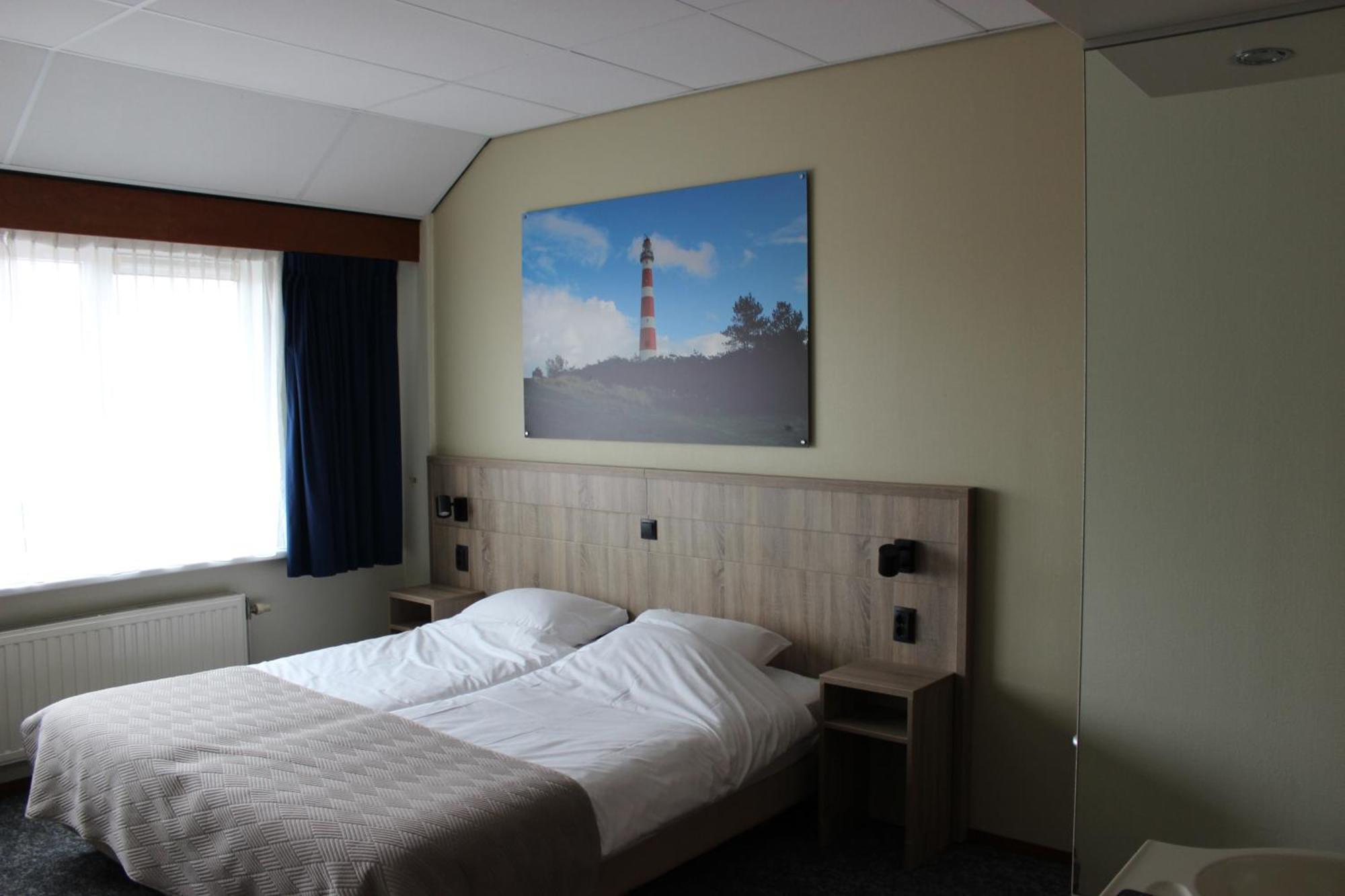 Hotel "De Klok" Бюрен Экстерьер фото