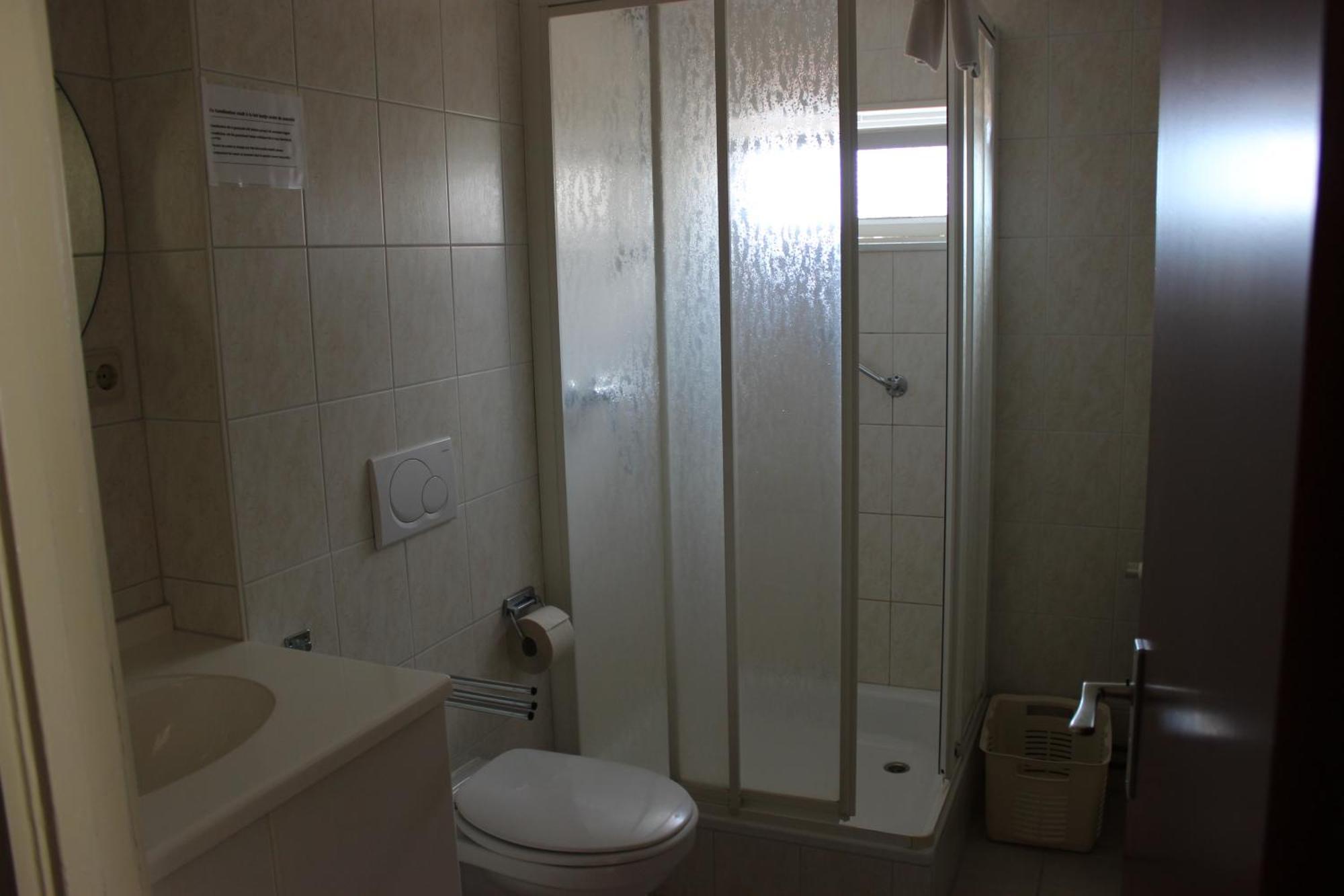 Hotel "De Klok" Бюрен Экстерьер фото